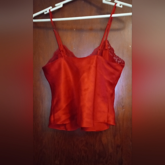 🌞VS Red Camisole Size Petite - Picture 2 of 5